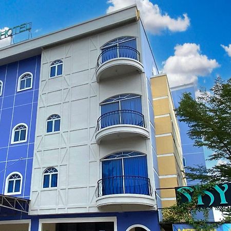 Sky View Hotel Managed By Os Batam Extérieur photo