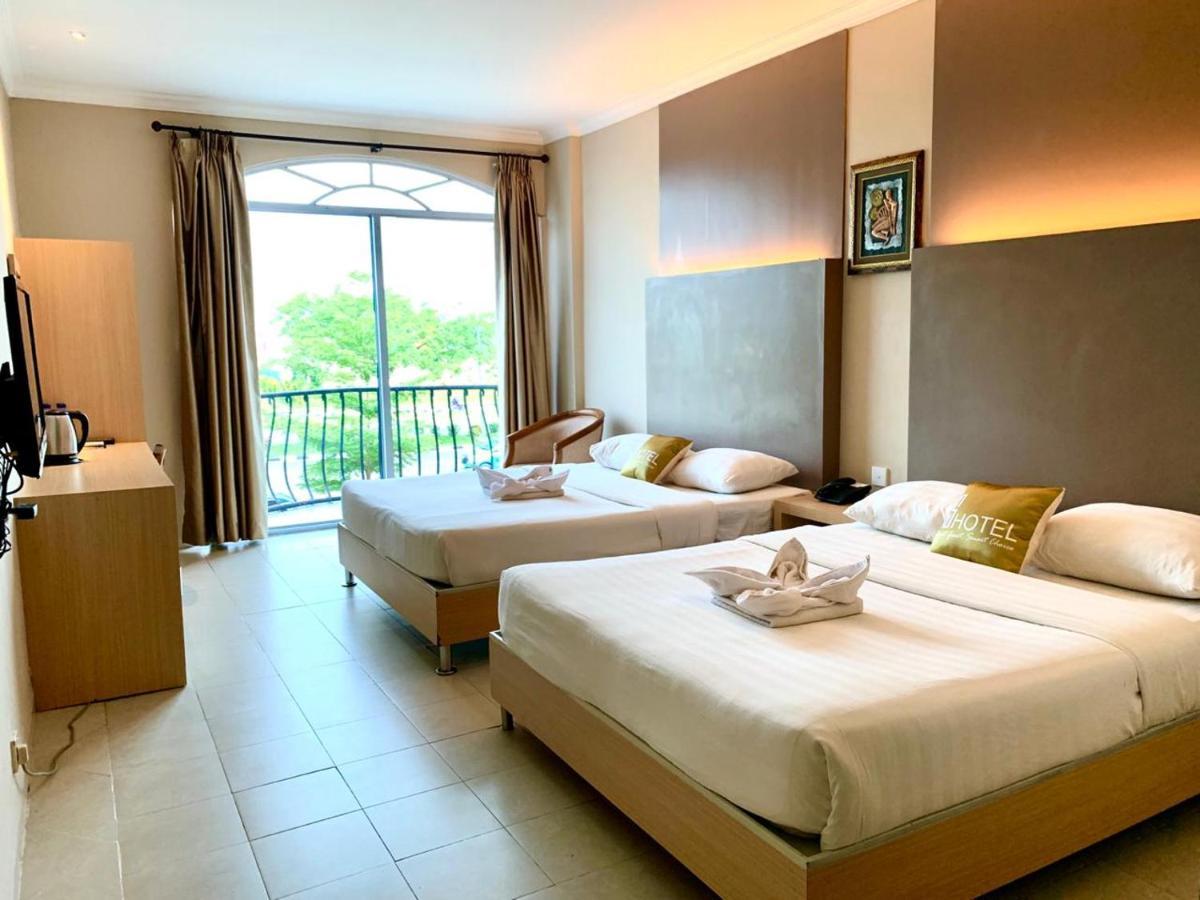 Sky View Hotel Managed By Os Batam Extérieur photo