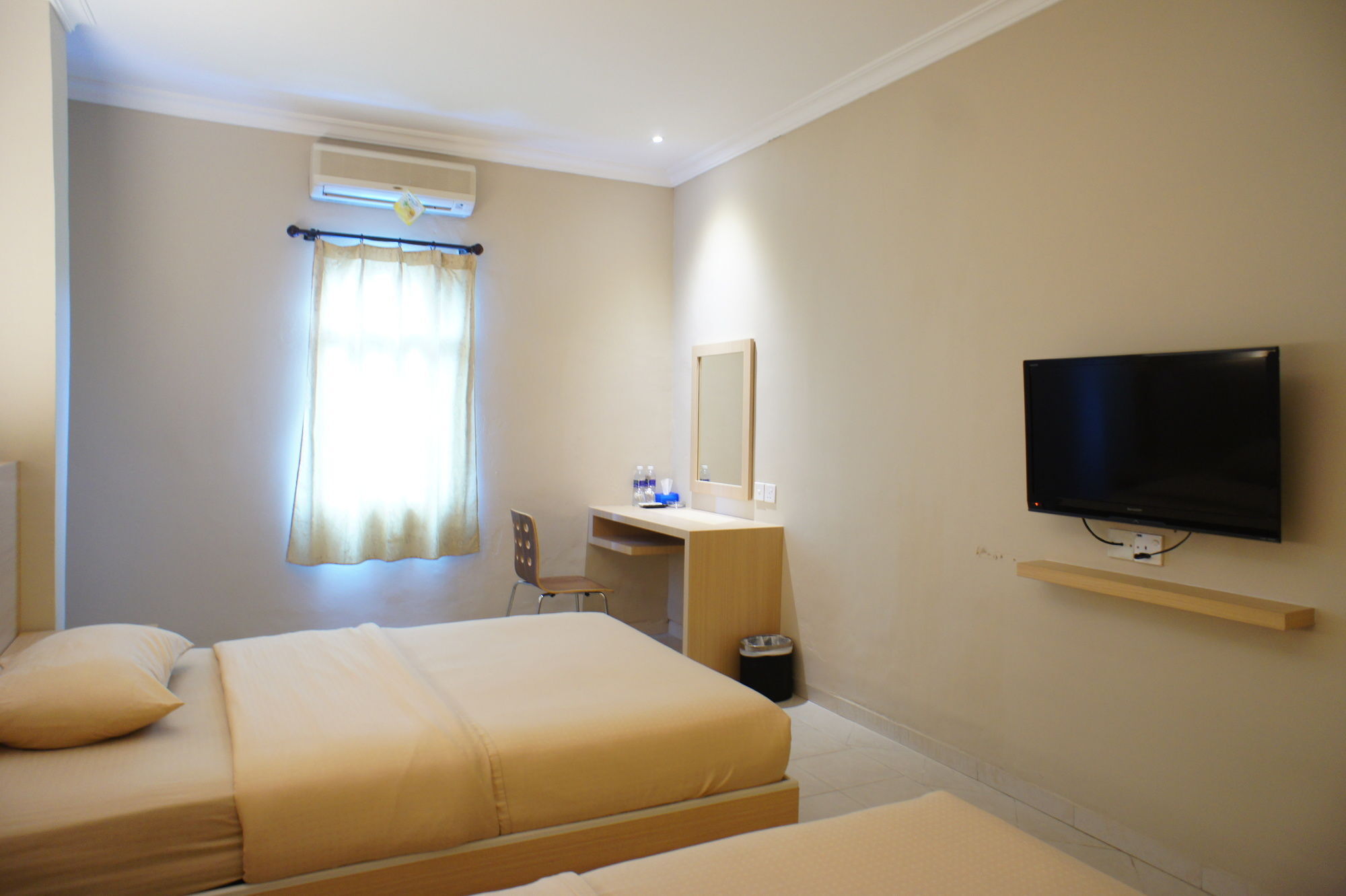 Sky View Hotel Managed By Os Batam Extérieur photo