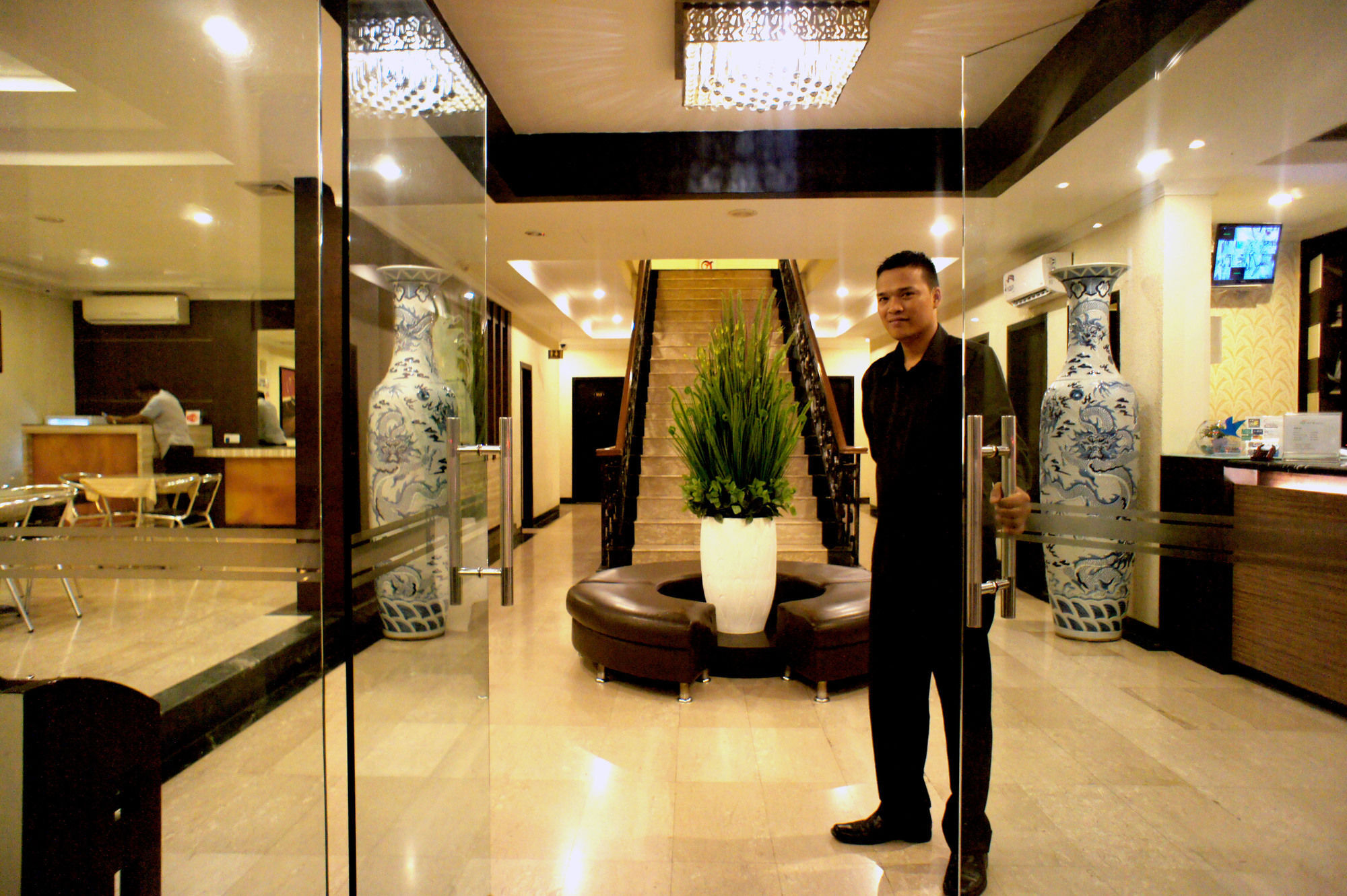 Sky View Hotel Managed By Os Batam Extérieur photo