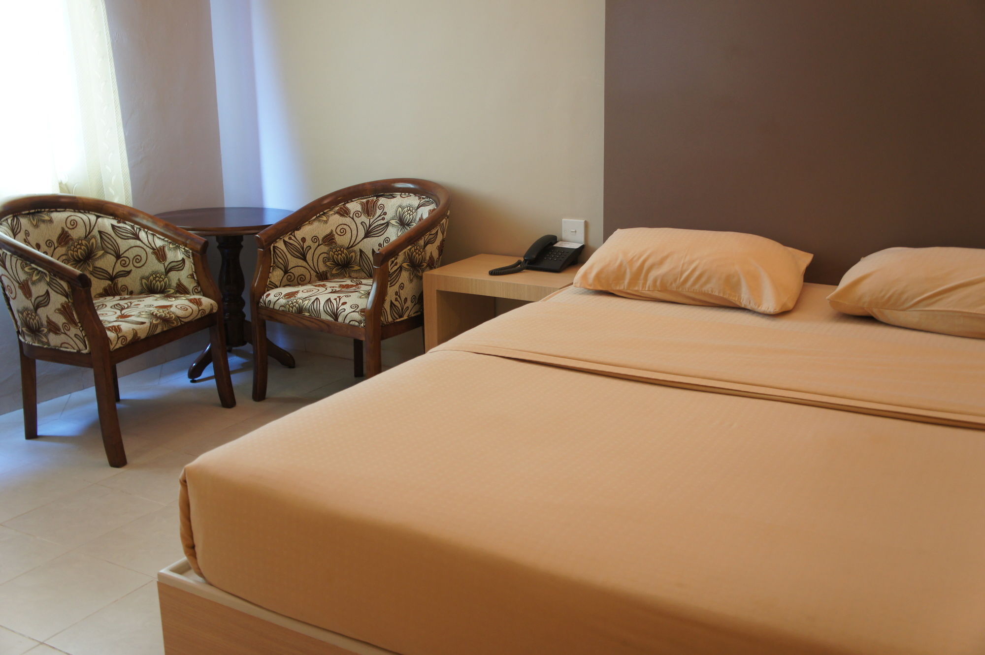 Sky View Hotel Managed By Os Batam Extérieur photo