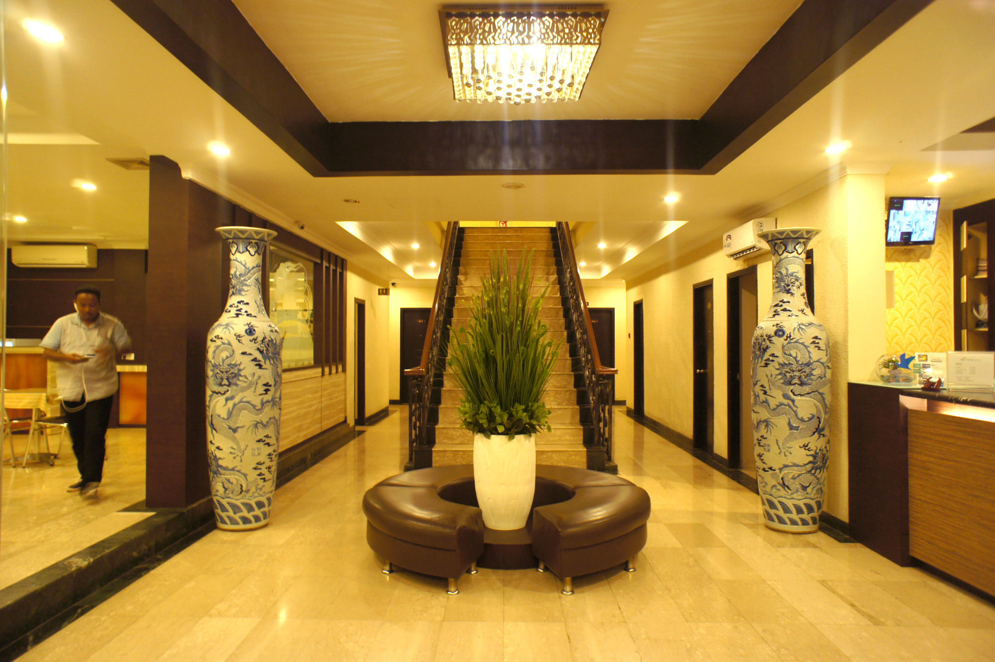 Sky View Hotel Managed By Os Batam Extérieur photo