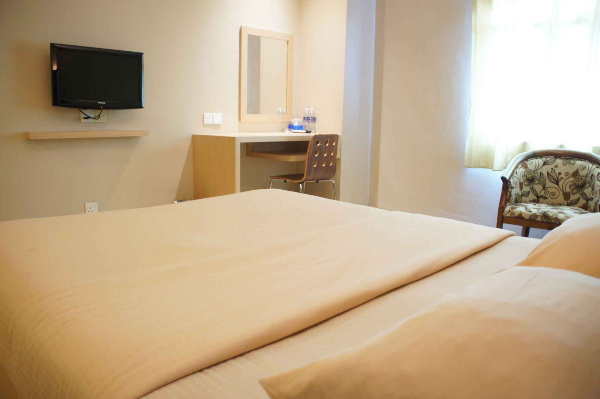 Sky View Hotel Managed By Os Batam Extérieur photo